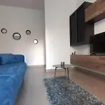 Luxury Apartment - Two Bedrooms Quiet Area