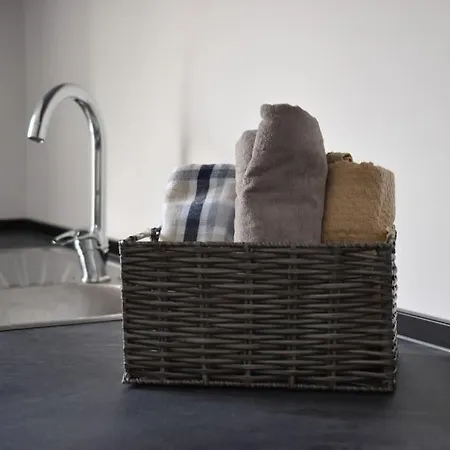 Luxury - Two Bedrooms Quiet Area דירה *