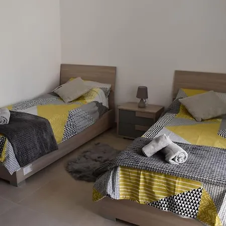 Luxury Two Bedroom Apartmán *