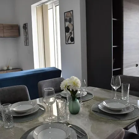 Luxury - Two Bedrooms Quiet Area * St. Paul's Bay