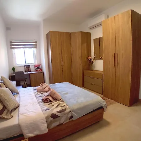 Luxury Two Bedroom Apartamento