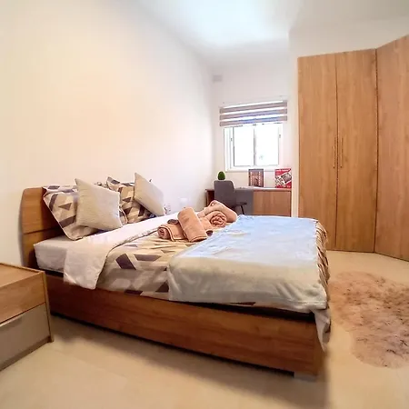 Luxury Apartment - Two Bedrooms Quiet Area * San Pawl il-Baħar