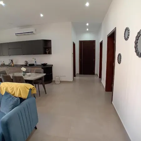 Luxury - Two Bedrooms Quiet Area
