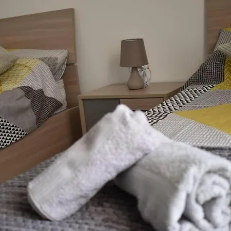 Luxury Two Bedroom Apartmán *