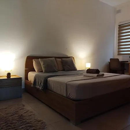 Luxury - Two Bedrooms - St Pauls Bay Апартаменты Сент-Полс-Бей
