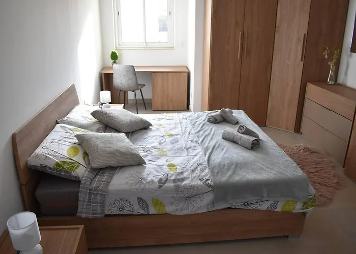 Luxury Two Bedroom *