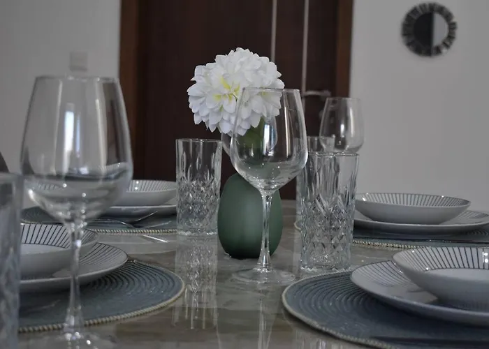 Apartment Luxury Two Bedroom *