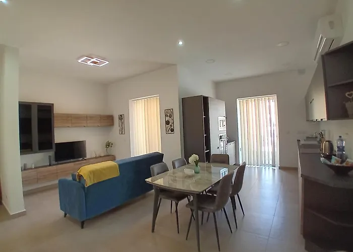 Luxury Two Bedroom Apartment