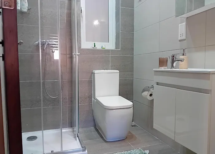 Luxury Two Bedroom Apartment *