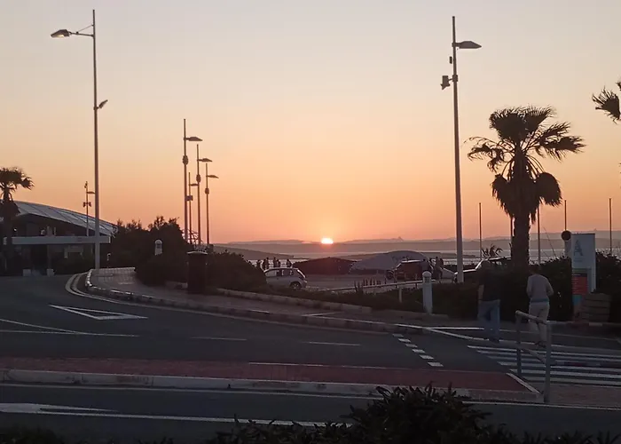 Luxury Two Bedroom Apartment *